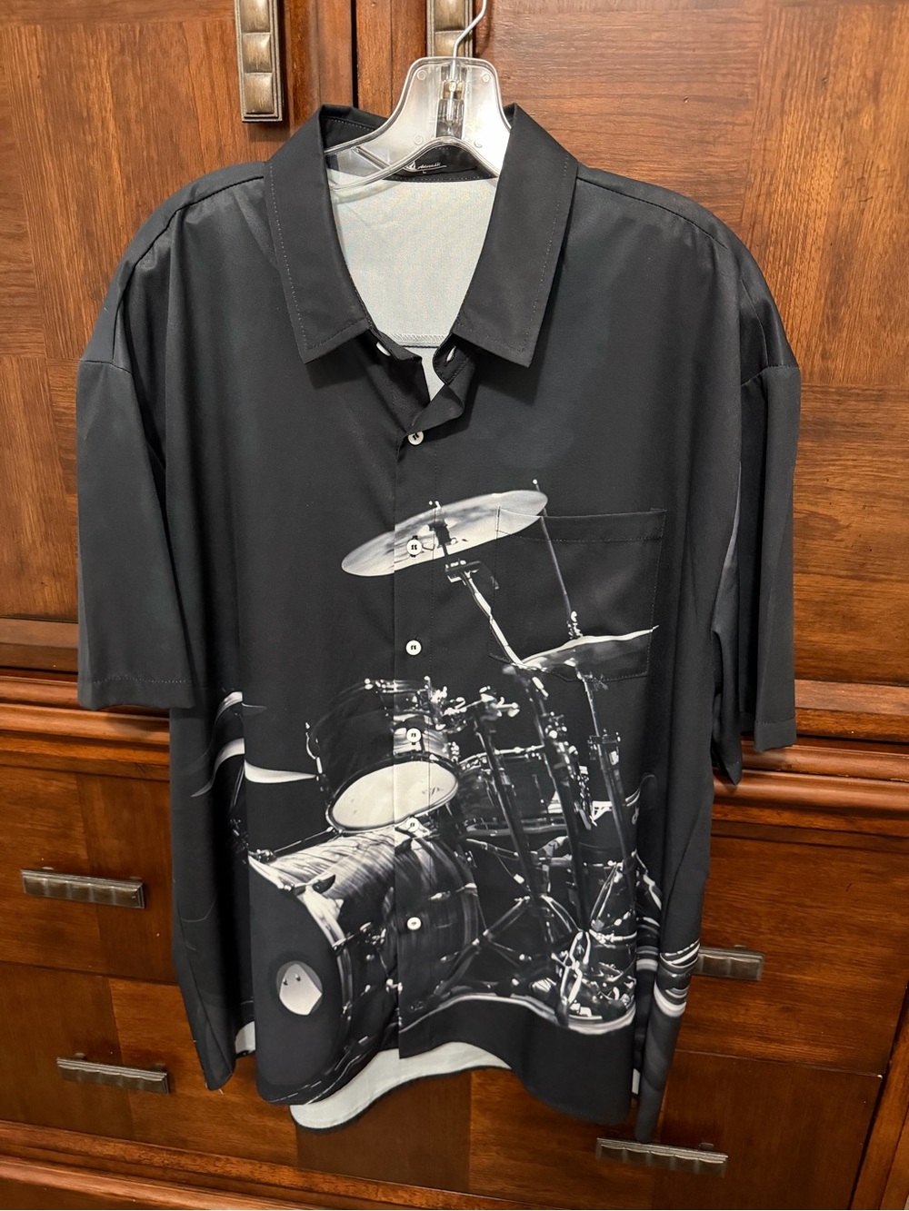 Black Drum Graphic Short-Sleeve Men's Shirt